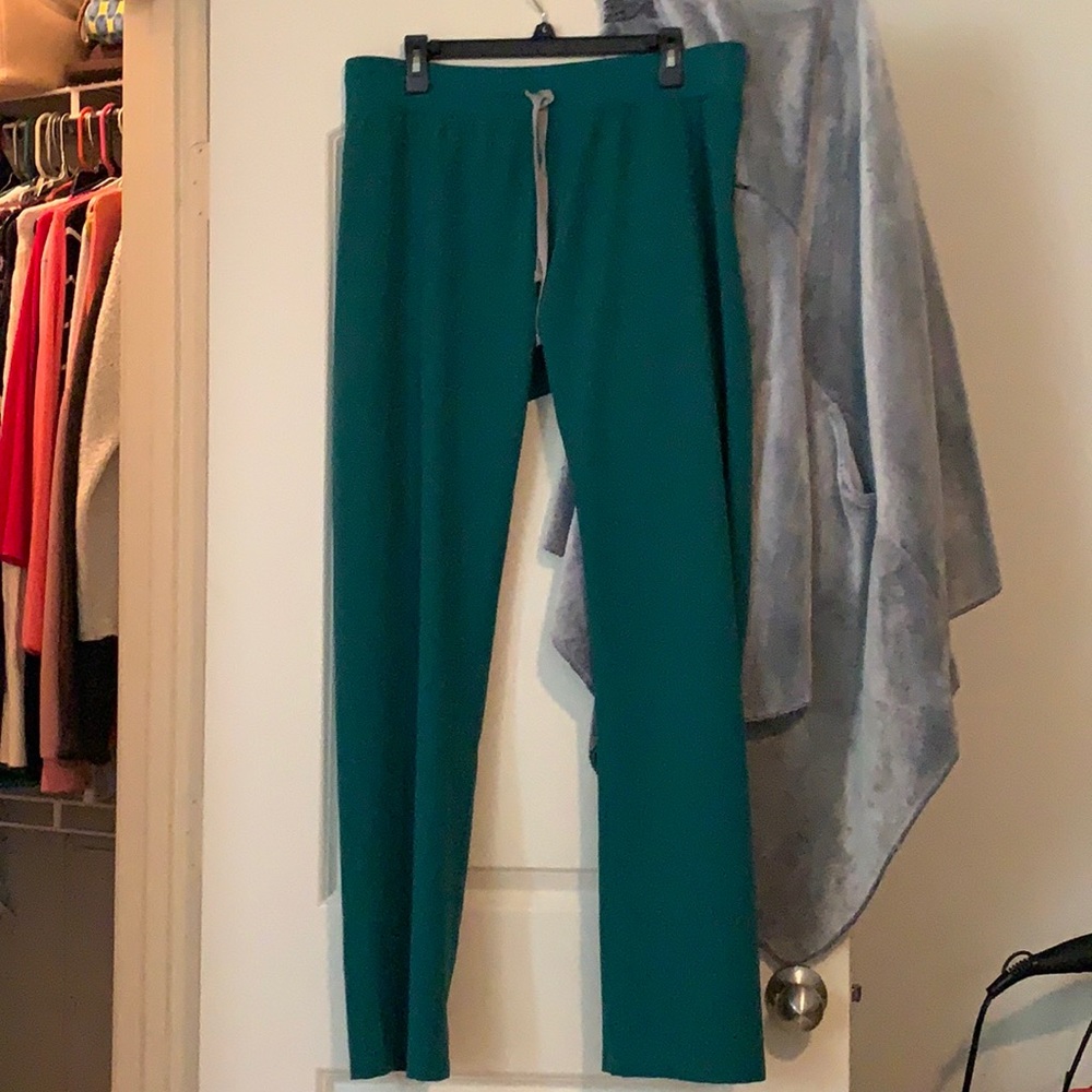 Figs top and bottoms large